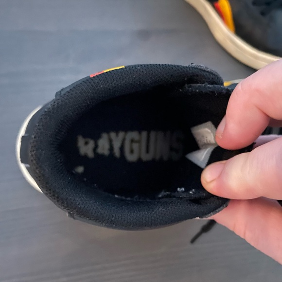 CONVERSE all Star black leather Rayguns and Roswell size 4 limited hightop - Picture 7 of 7